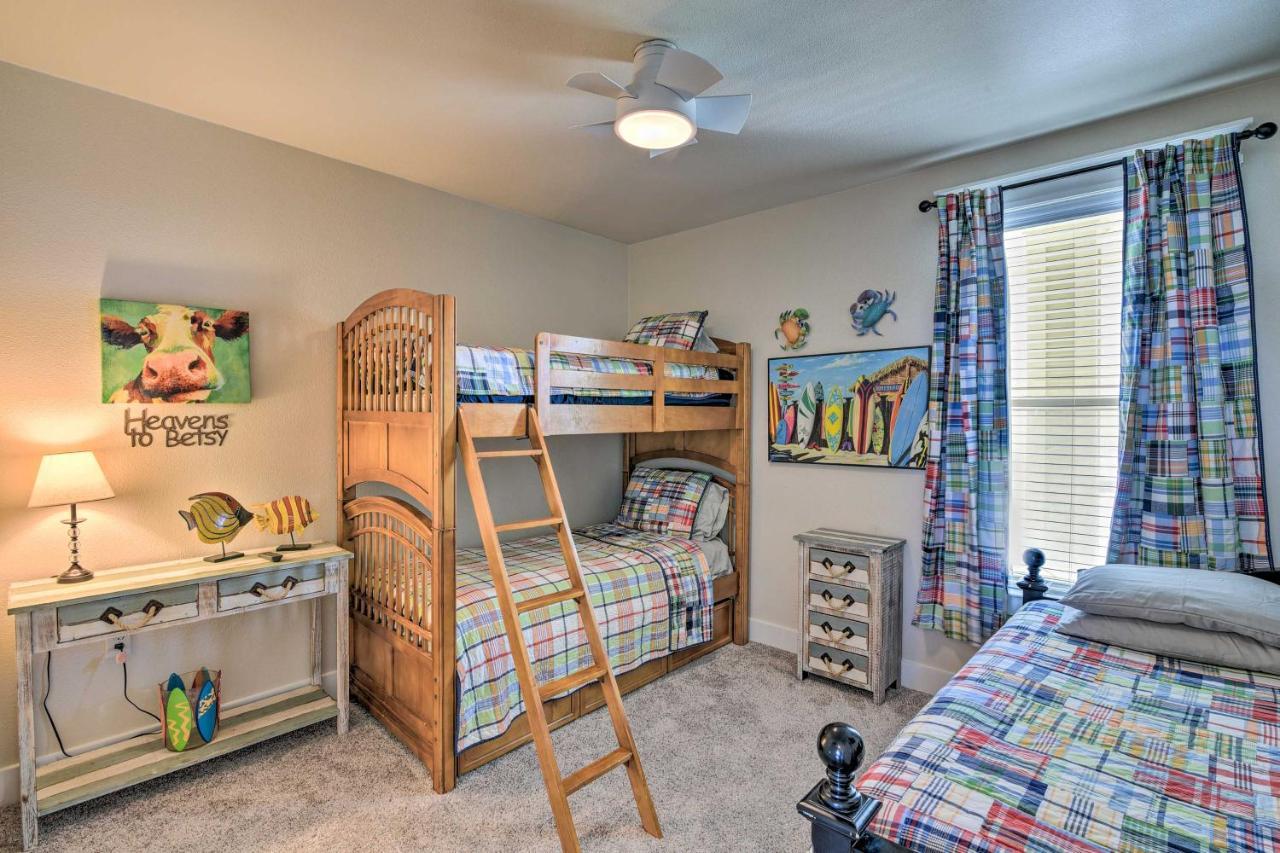 Pointe West Family Retreat Balcony And Ocean Views! Apartment Galveston Exterior photo