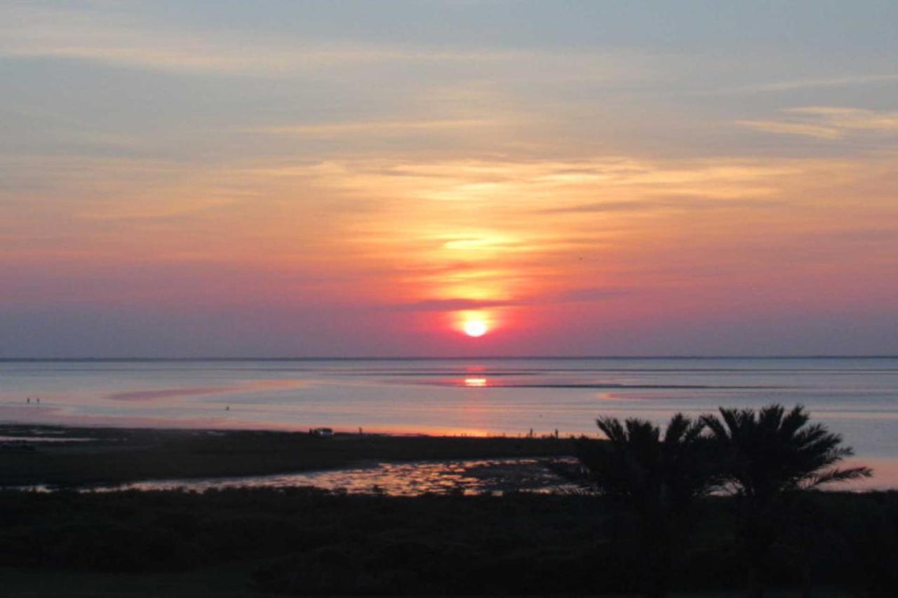 Pointe West Family Retreat Balcony And Ocean Views! Apartment Galveston Exterior photo